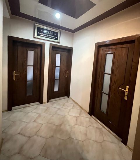 Satılır 4 otaqlı köhnə tikili 100 m² — Bakı