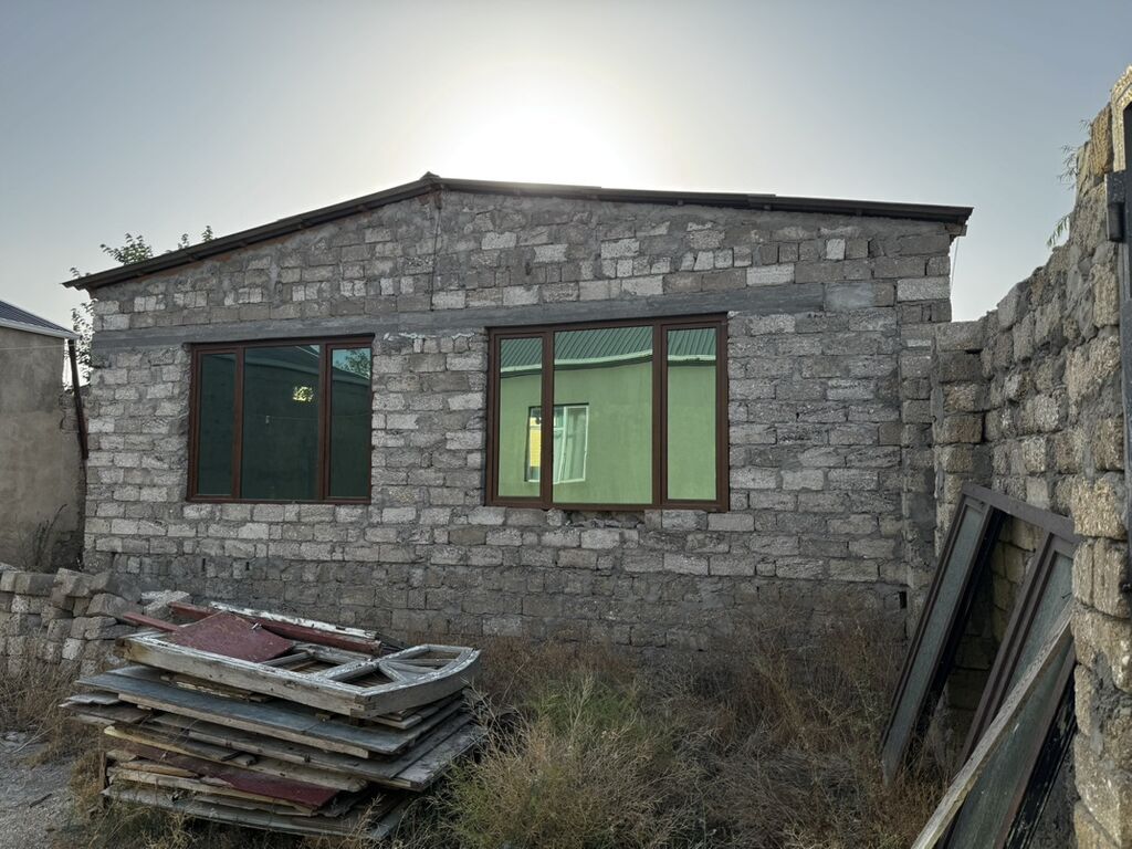 Satılır: həyətyanı sahəsi və yarımçıq tikilisi olan fərdi yaşayış — Ev, villa, Bakı (3)