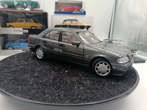 Mercedes W202 C-Class 1997 1/18 modeli — Bakı