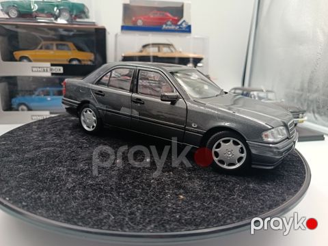 Mercedes W202 C-Class 1997 1/18 modeli — Bakı