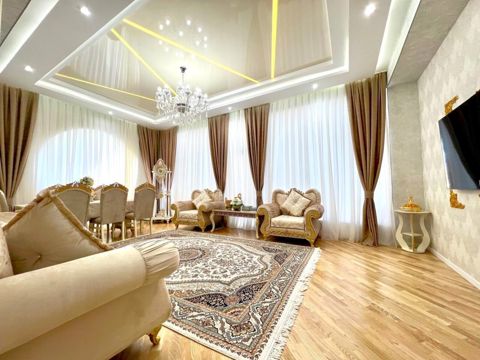 Satılır 5 otaqlı yeni tikili 500 m² — Bakı