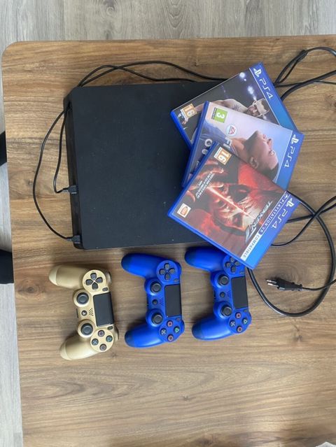PlayStation 4 Slim komplekti - Model: PS4 Slim, qara rəng - Daxildir — Bakı