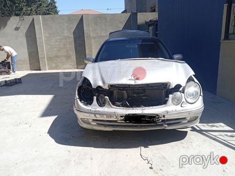 Mercedes E 270, 2.7 L, 2002 il, 330 000 km