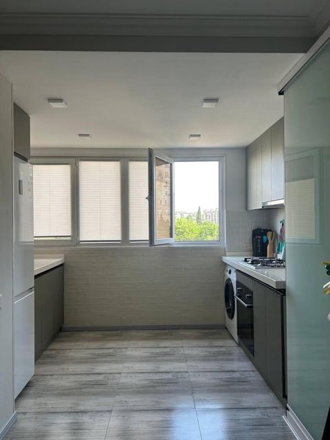 Satılır 2 otaqlı köhnə tikili 40 m² — Bakı
