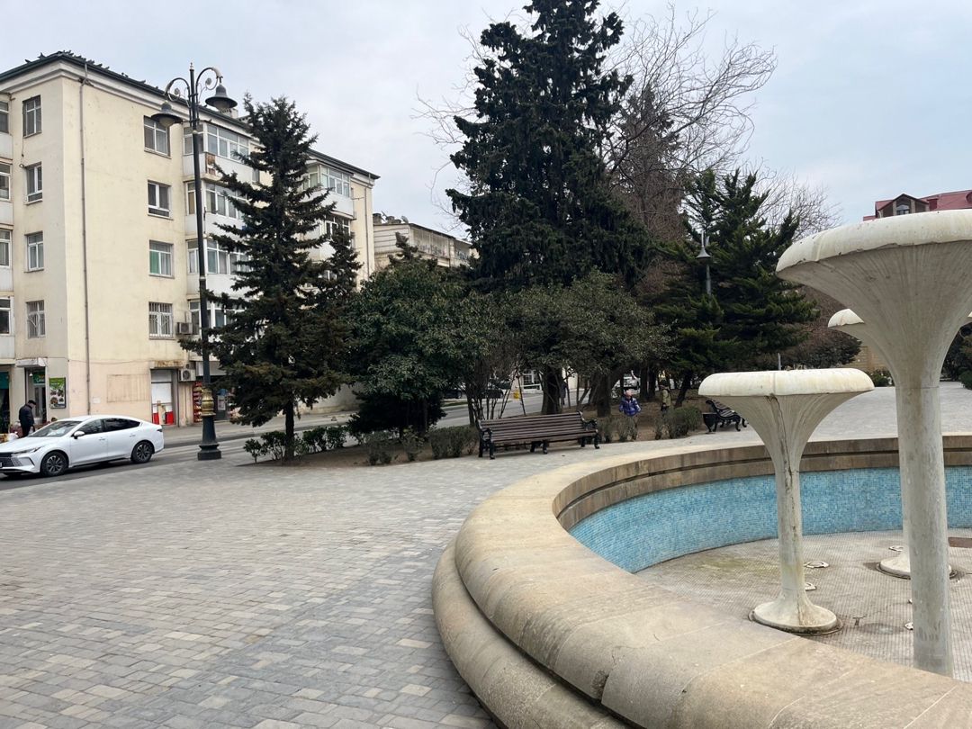 Qaraj icarəyə verilir, Aşıq Molla Cümə k — Garaj, Bakı (3)