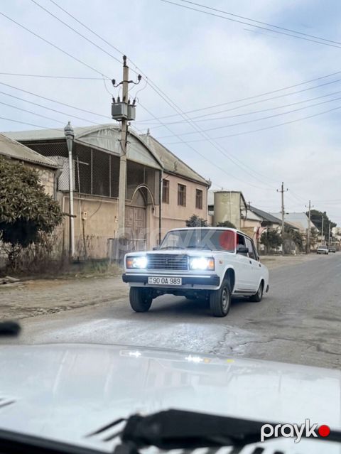 VAZ (Lada) 2107: 1.6 l 2004 il 88000 km Sedan