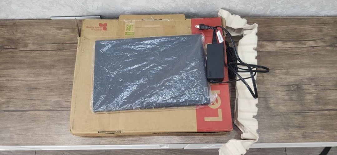 Lenovo Thinkpad T14s (32GB RAM) — Noutbuklar, Bakı (5)