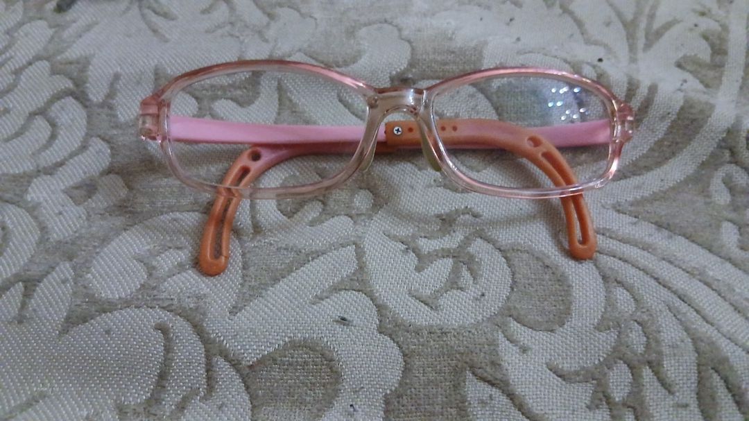 Optik eynək — Şəxsi əşyalar, Bakı
