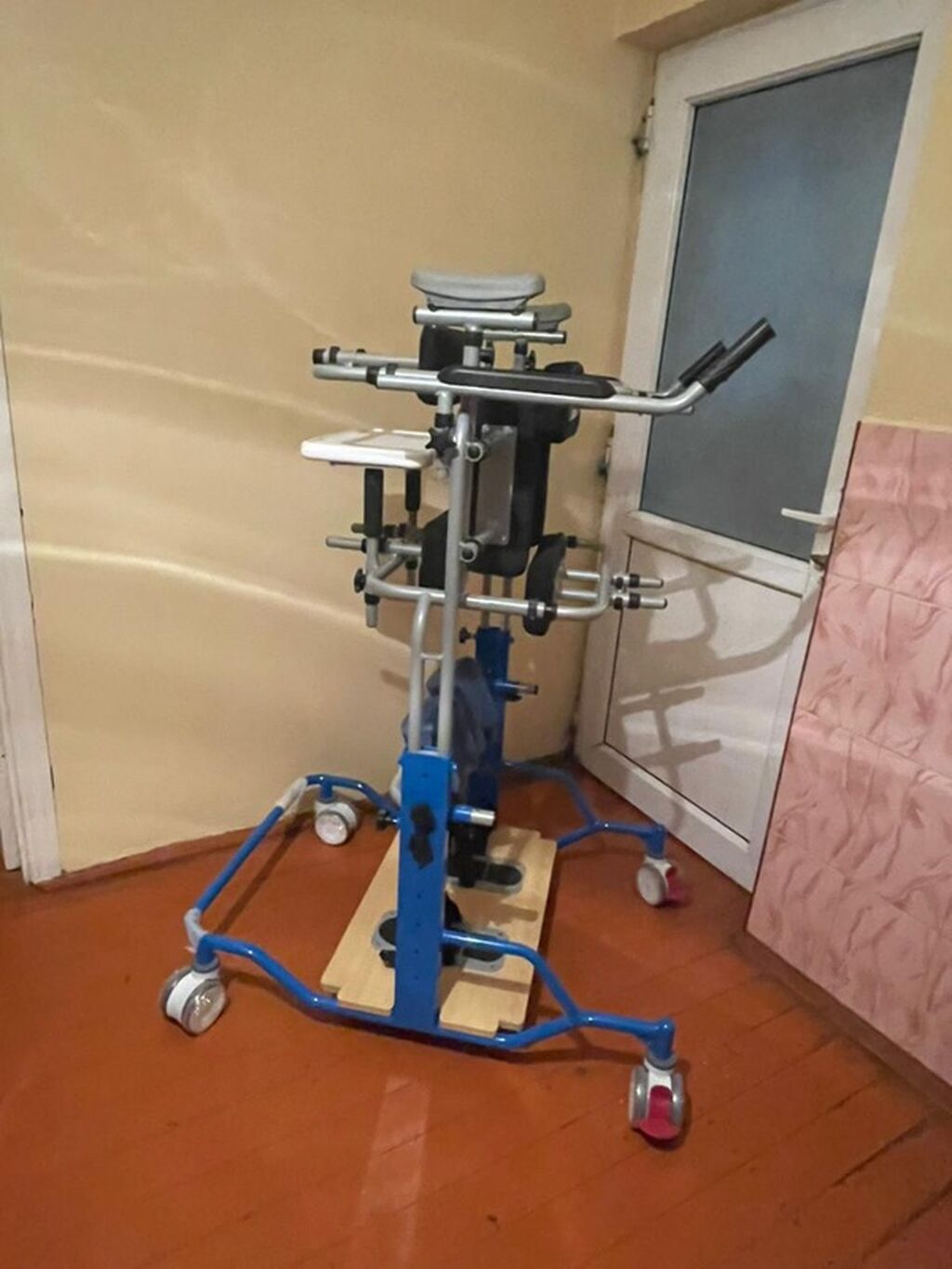 Müalicəvi vertikalizator – böyüklər üçün - İstismar məqsədi — Kürəklər və yürüyüş aparatları, Digah (2)