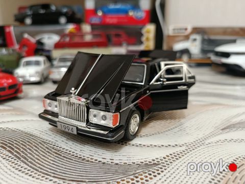 Kolleksiya üçün metal model avtomobil – klassik lüks sedanın miniatür — Bakı