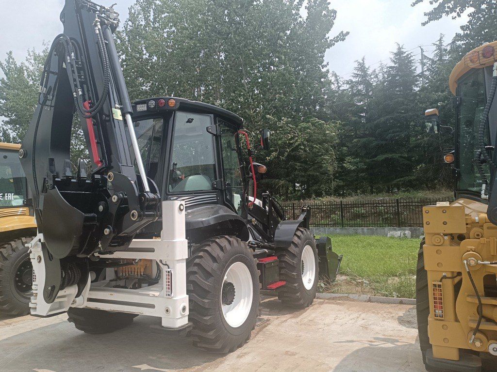 Stltg 388H ekskavator-yükləyici, 2025 il — İnşaat texnikası, Bakı (5)