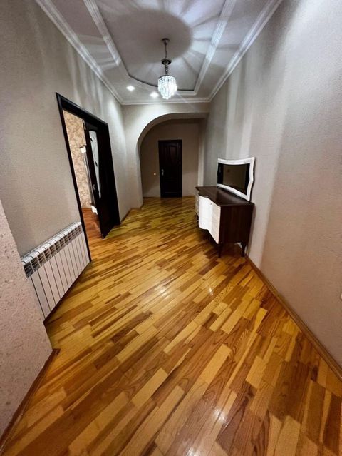 2 otaqlı, 106 kv. m — Bakı