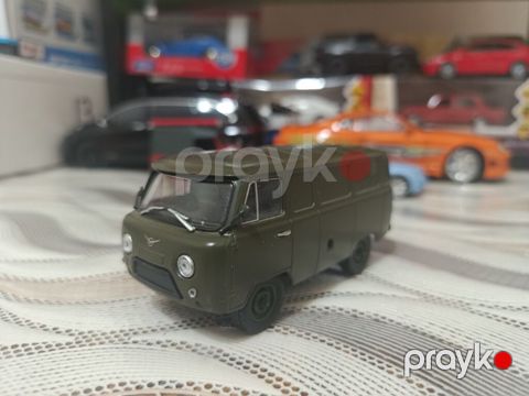 UAZ-452 “Buxanka” metal kolleksiya modeli - Miqyas: 1:43 (alt hissədə — Bakı