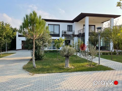 İcarəyə verilir 5 otaqlı həyət evi/bağ evi 380 m²