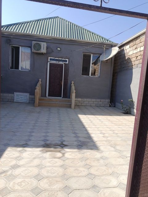 Həyət evi, Hökməli qəs — Bakı