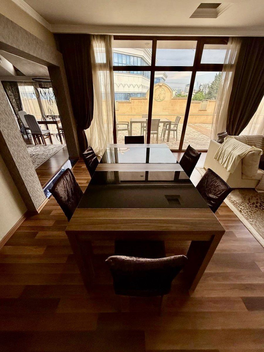 İcarəyə verilir 4 otaqlı köhnə tikili 250 m² — Mənzil, Bakı (7)