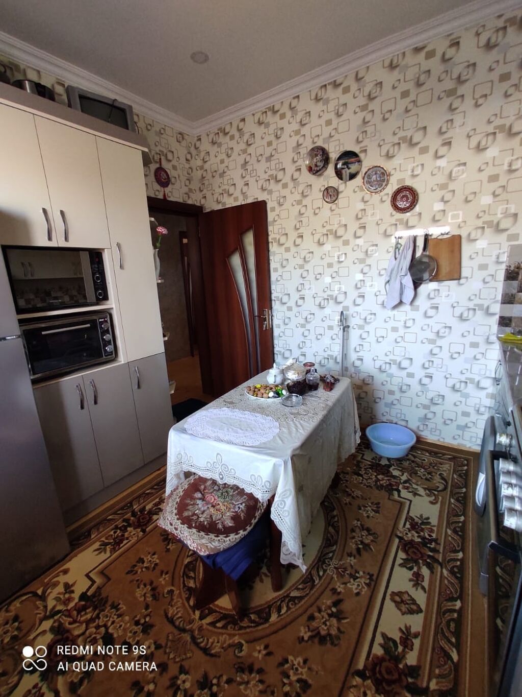 3 otaqlı mənzil – tam mebel və texnika ilə - Geniş, işıqlı zal — Mənzil, Bakı (7)