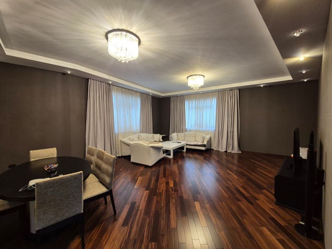 Satılır 4 otaqlı yeni tikili 190 m² — Mənzil, Bakı (2)