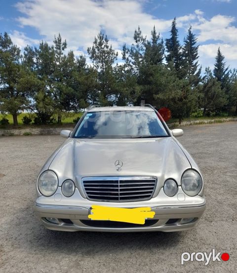 Mercedes E 220, 2.2 L, 2000 il, 480 000 km