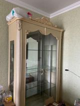 Şüşəli dolab vitrini, İşlənmiş, Ünvandan götürmə — Showcases