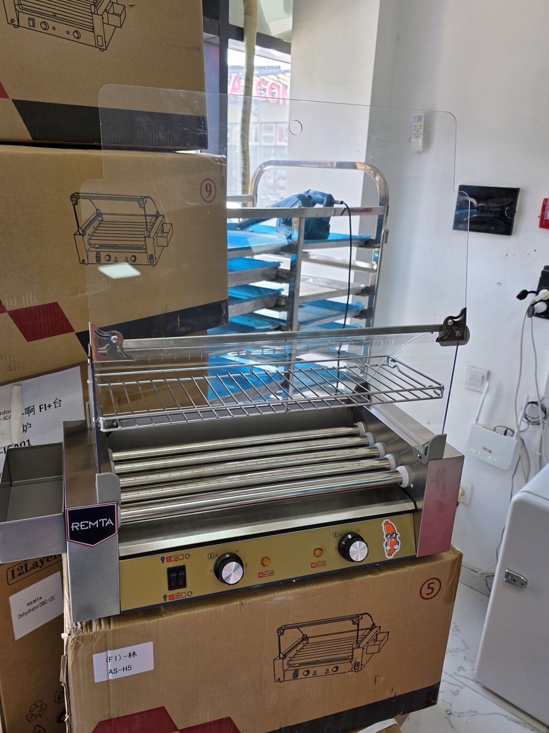 Hotdog bişirən Remta — Biznes və avadanlıq, Bakı (7)