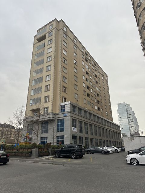Satılır 3 otaqlı yeni tikili 82 m² — Bakı