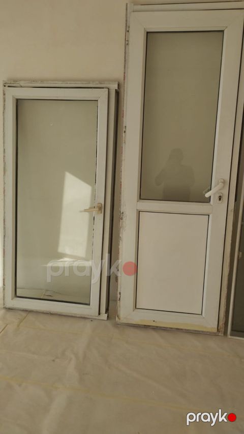 Salam qapı pəncərə su bagi satılır heçbir problem yoxdu whatsapp — Digah