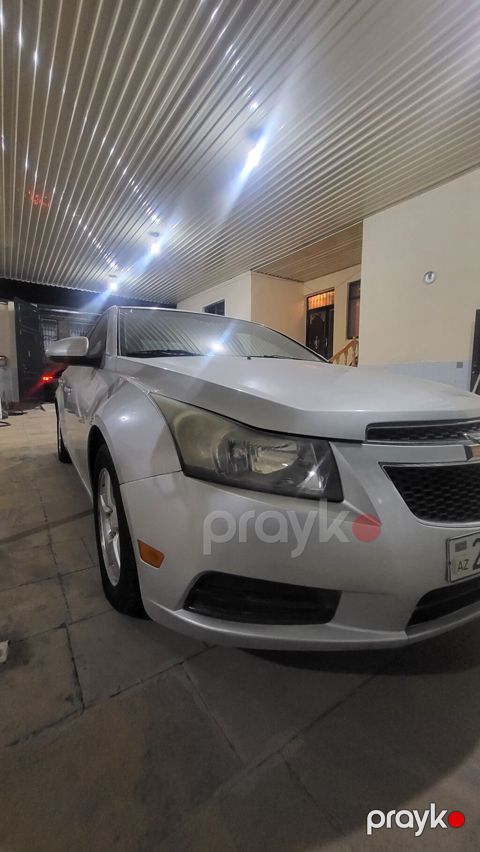Chevrolet Cruze: 1.4 l 2010 il 256000 km Sedan