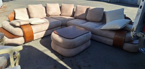 Fabrik istehsalı Künc divan+jurnalni satılır. Qiymət 480 az. Ölçü — Mehdiabad