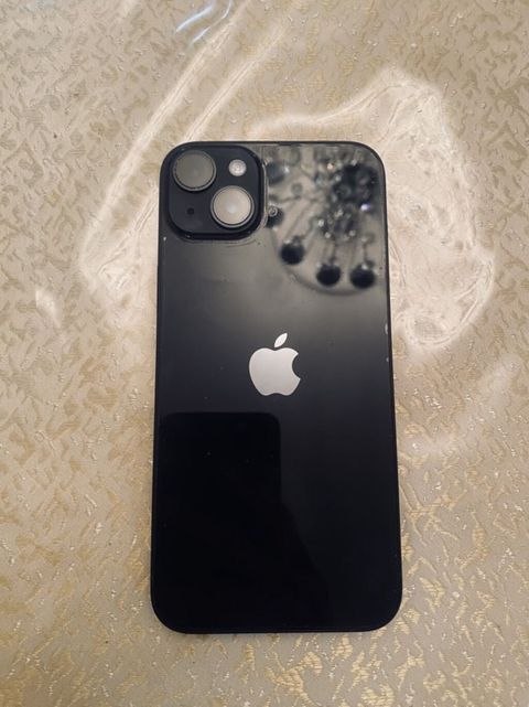 IPhone 14 Plus, Qara — Xırdalan
