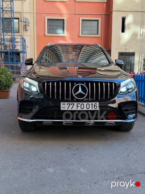 Mercedes GLC 300 4MATIC, 2.0 L, 2018 il, 95 000 km