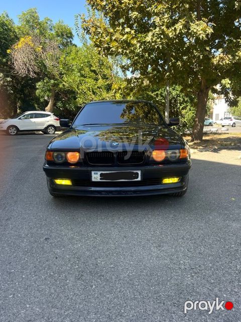 BMW 728, 2.8 L, 1999 il, 350 000 km