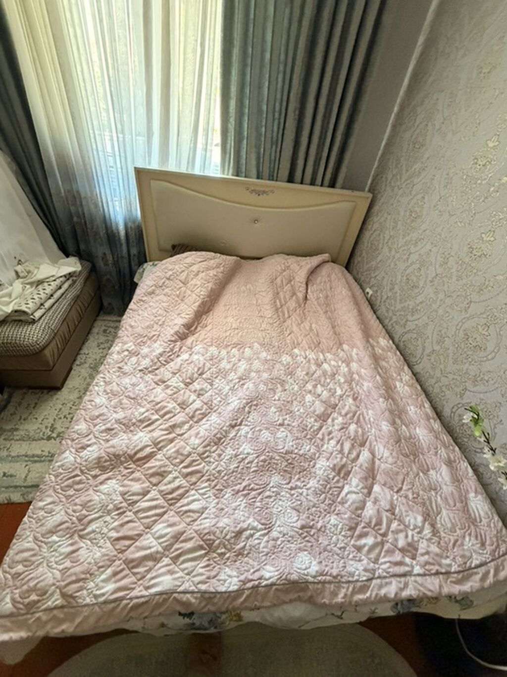 Yataq otağı mebel dəsti - Rəng: krem/bej tonlarında, dekorativ gümüşü — Yataq otağı mobilya dəstləri, Pirəkəşkül (3)