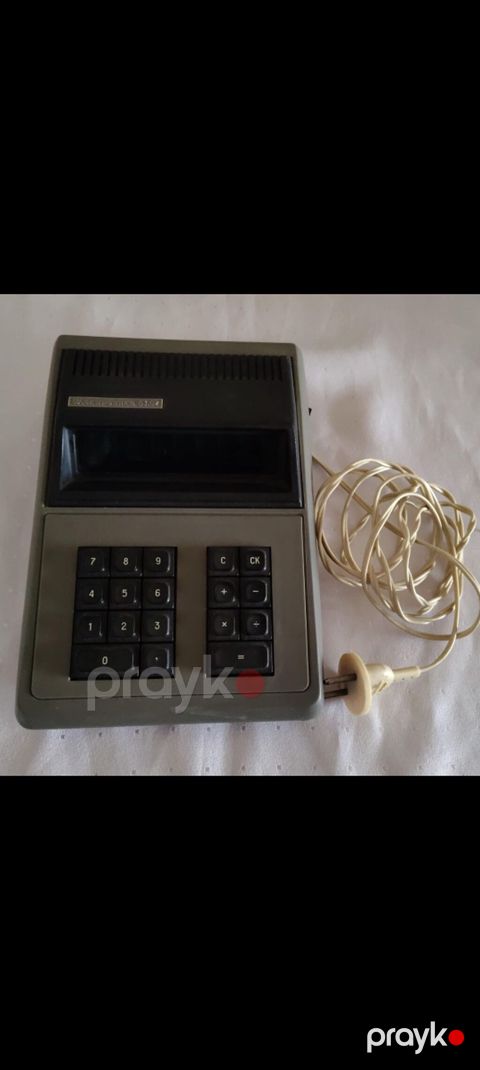Elektronika B3-04 stolüstü kalkulyator - Sovet istehsalı, şəbəkədən — Digah