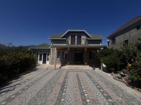 Satılır 4 otaqlı həyət evi/bağ evi 120 m² — Bakı