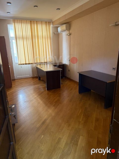 İcarəyə verilir 3 otaqlı ofis 157 m² — Bakı