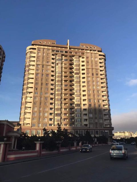 Satılır obyekt 802 m² — Bakı