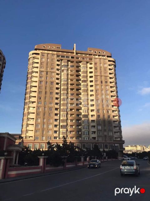 Satılır obyekt 802 m²