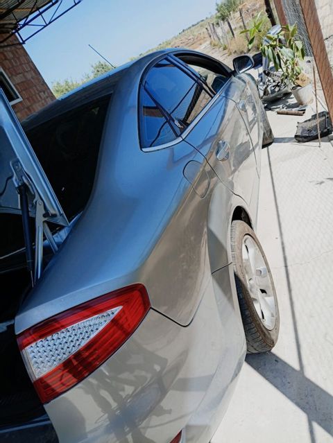 Ford Mondeo: 2.3 l 2008 il Sedan — Ucar