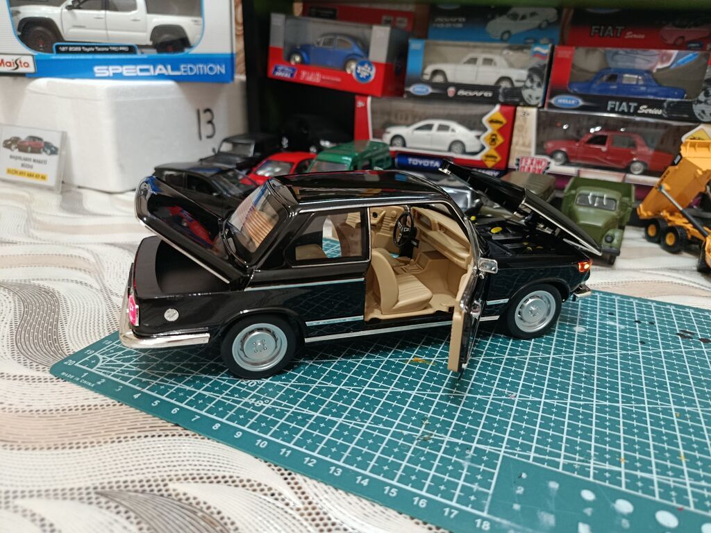 Məhsul: Kolleksiya üçün klassik avtomobil maketi – BMW 2002tii (miqyas — Modellar, Bakı (3)