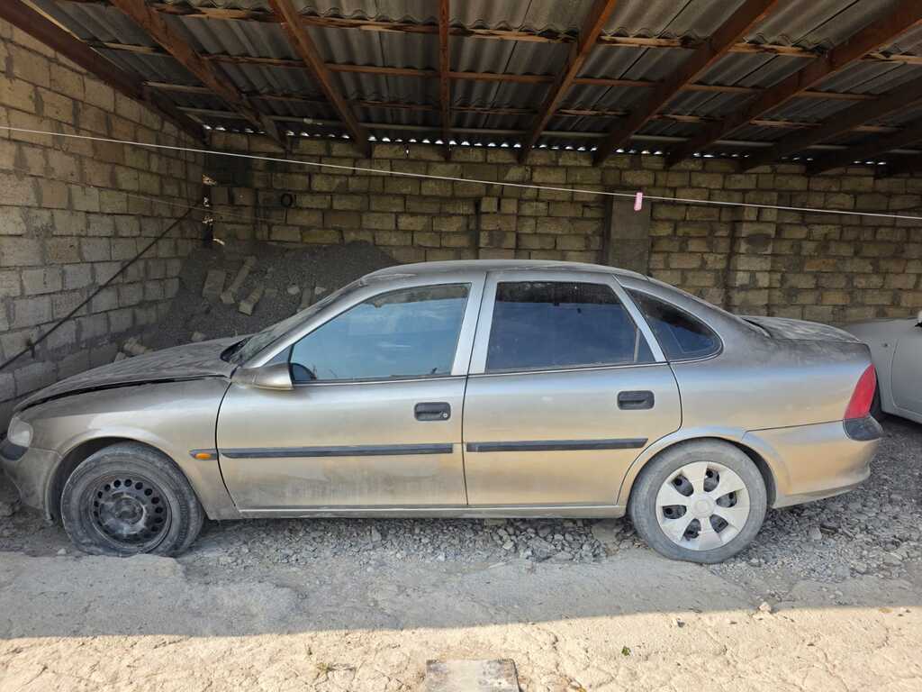 Opel Vectra, 1.6 L, 1996 il, 300 000 km — Avtomobillər, Bakı (4)
