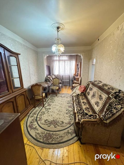 Satılır 2 otaqlı köhnə tikili 43 m²