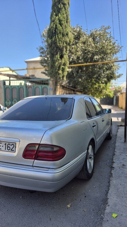 Mercedes E 230, 2.3 L, 1995 il, 380 000 km — Avtomobillər, Bakı (4)
