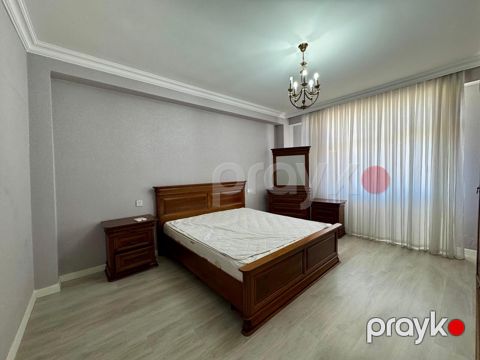 İcarəyə verilir 3 otaqlı yeni tikili 90 m²