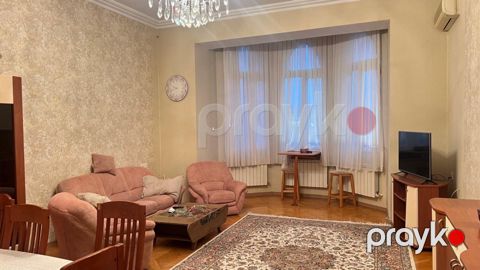Satılır 3 otaqlı köhnə tikili 110 m²