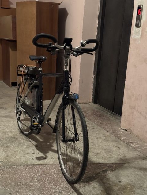 İşlənmiş Elektrik velosipedi 28", sürətlərin sayı: 30, 250 Vt, Ödənişli çatdırılma — Bakı