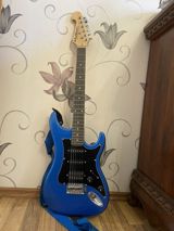 İşlək vəziyyətdədir. Heç bir problemi yoxdu. Çantası var üstündə — Gitaralar və Digər Sətringli Alətlər