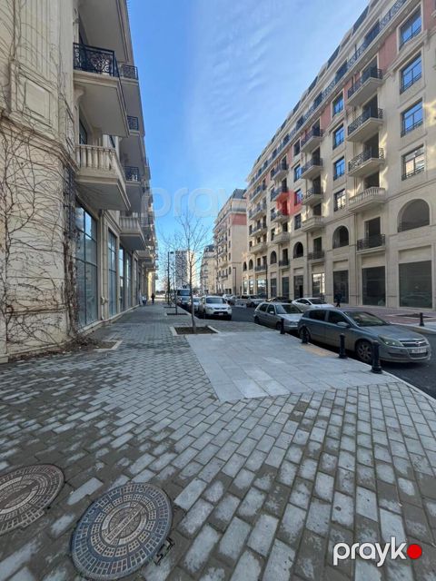 Satılır obyekt 570 m²