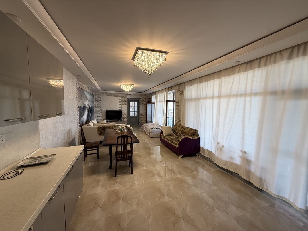 Satılır 5 otaqlı həyət evi/bağ evi 300 m² — Ev, villa, Bakı (3)