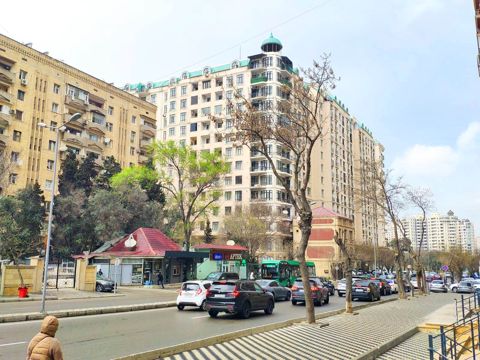 Satılır obyekt 205 m² — Bakı